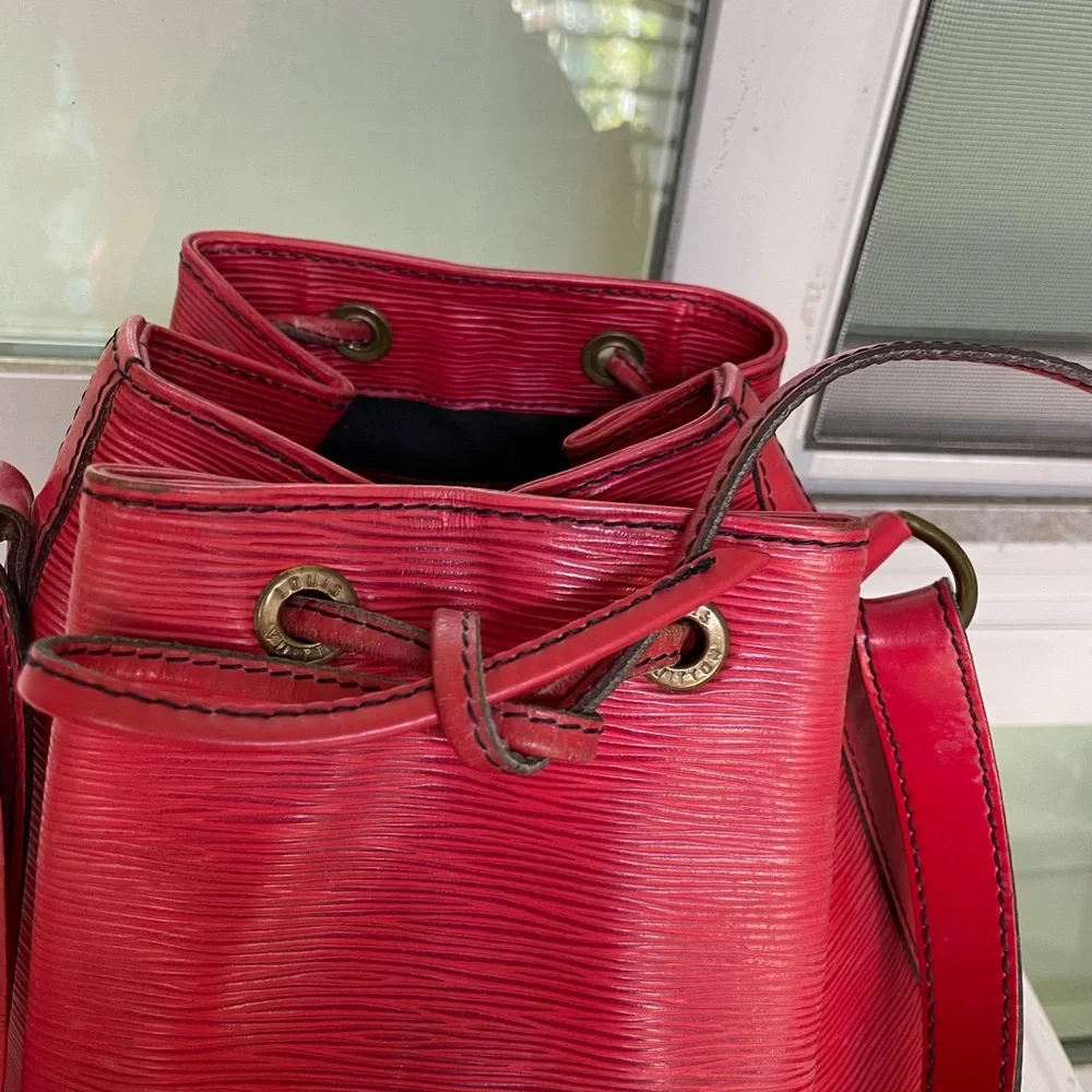 Vintage Louis Vuitton Red Epi Petite Noe - Picture 3 of 12